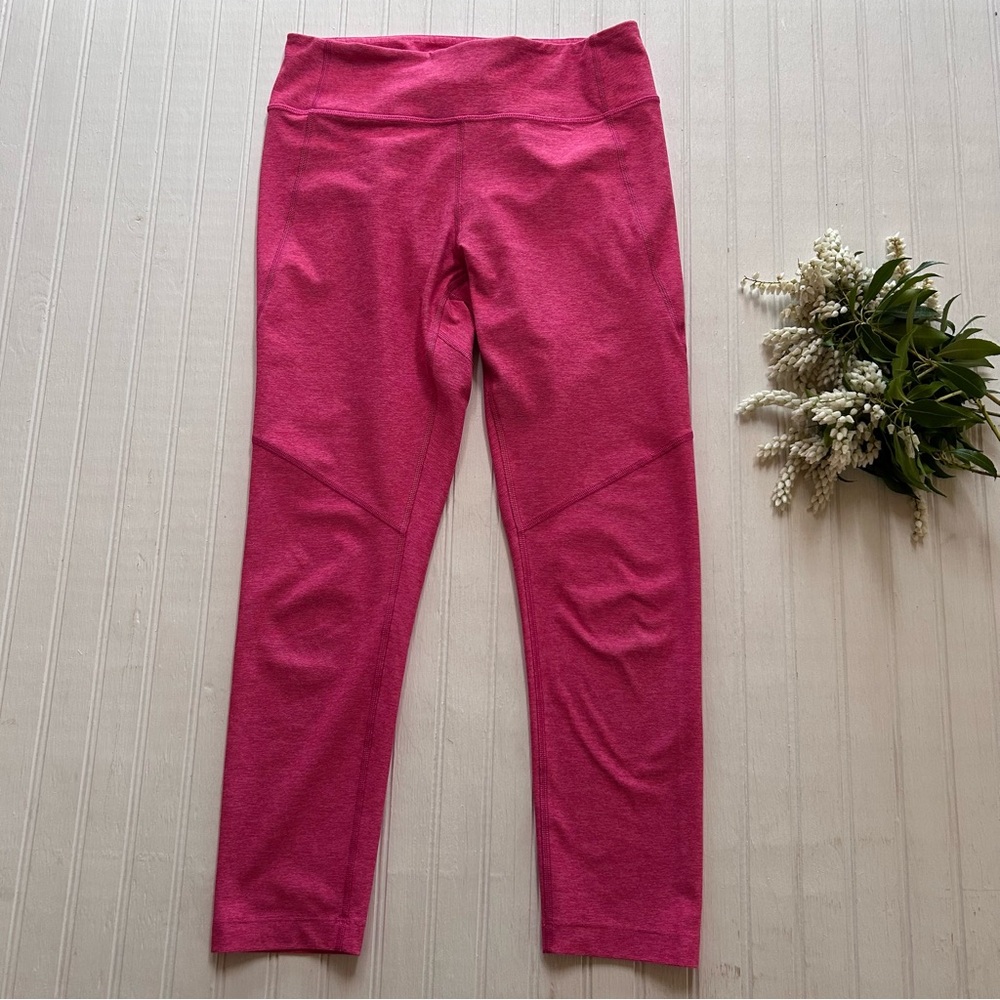 Outdoor Voices ~ Pink Flamingo 3/4 Warm-Up Stretch Leggings in size Medium